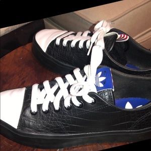 adidas Black Embossed White Tip Toe Platform